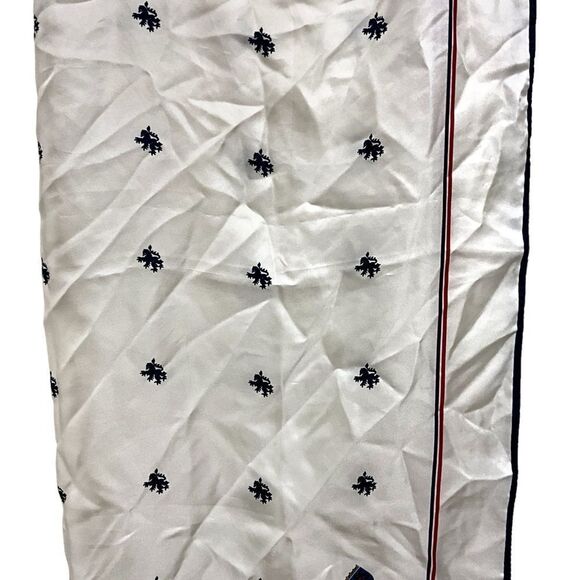 Scarf With Lions And Crest Ivory And Blue Square Scarf 31” X 32” - Picture 7 of 11
